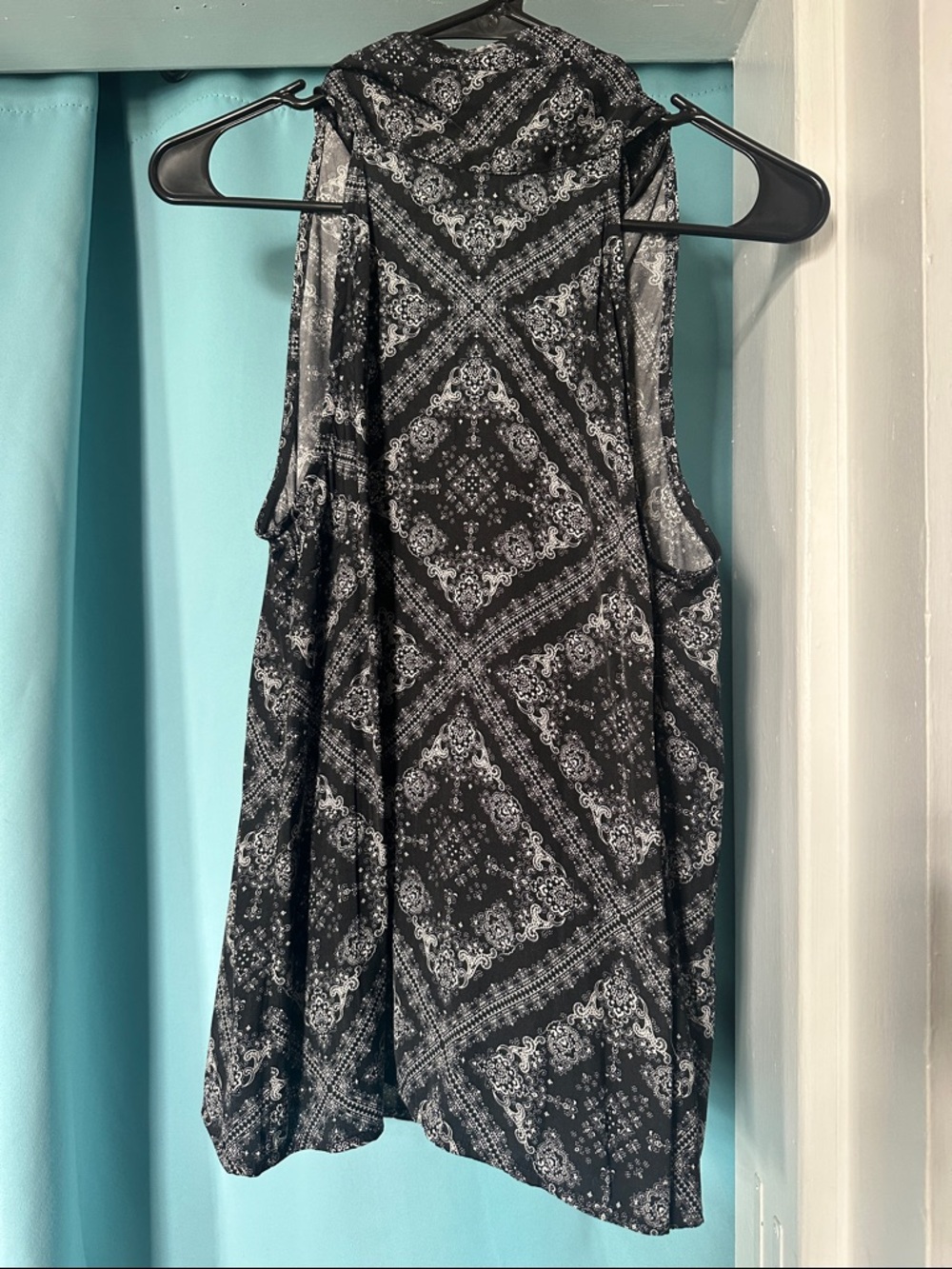 Banana Republic Black & White Bandana Print Sleeveless Tunic